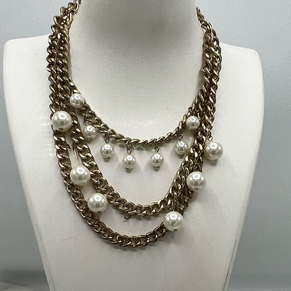 ✔️Gold Triple Chunky Chain Necklace with Various Sized Hanging Pearls - Picture 3 of 16